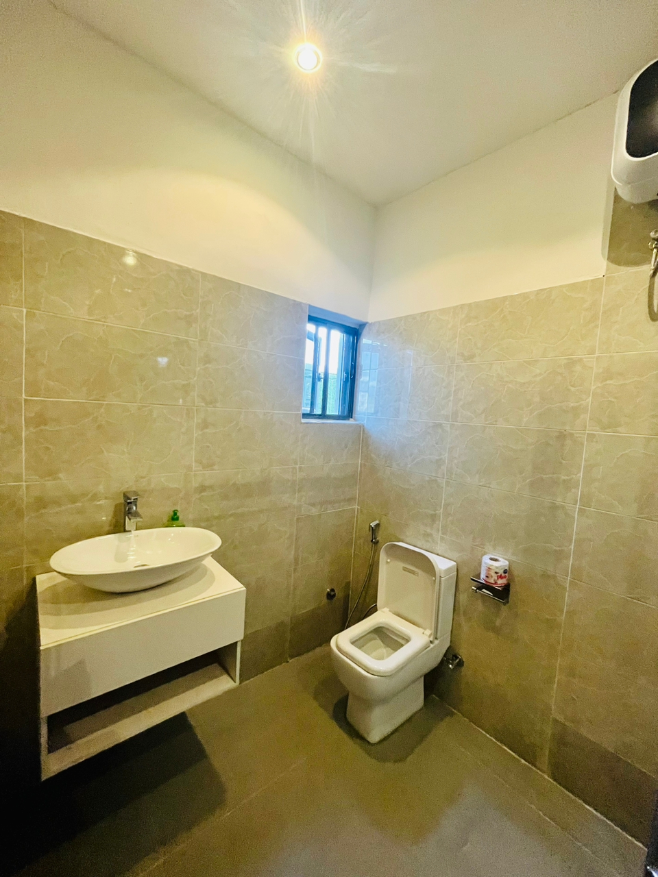 Room 06